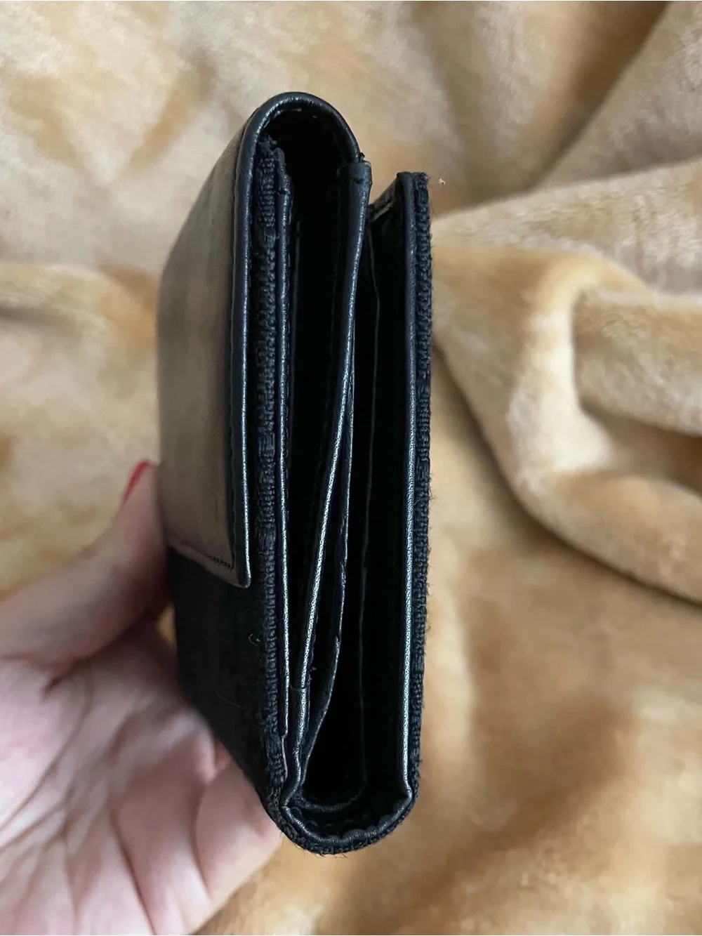 Gucci wallet black